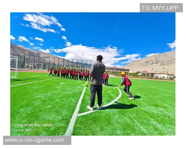 大众足球教学:培养青少年足球兴趣与技能的有效方法与策略 大众足球教学:培养青少年足球兴趣与技能的有效方法与策略